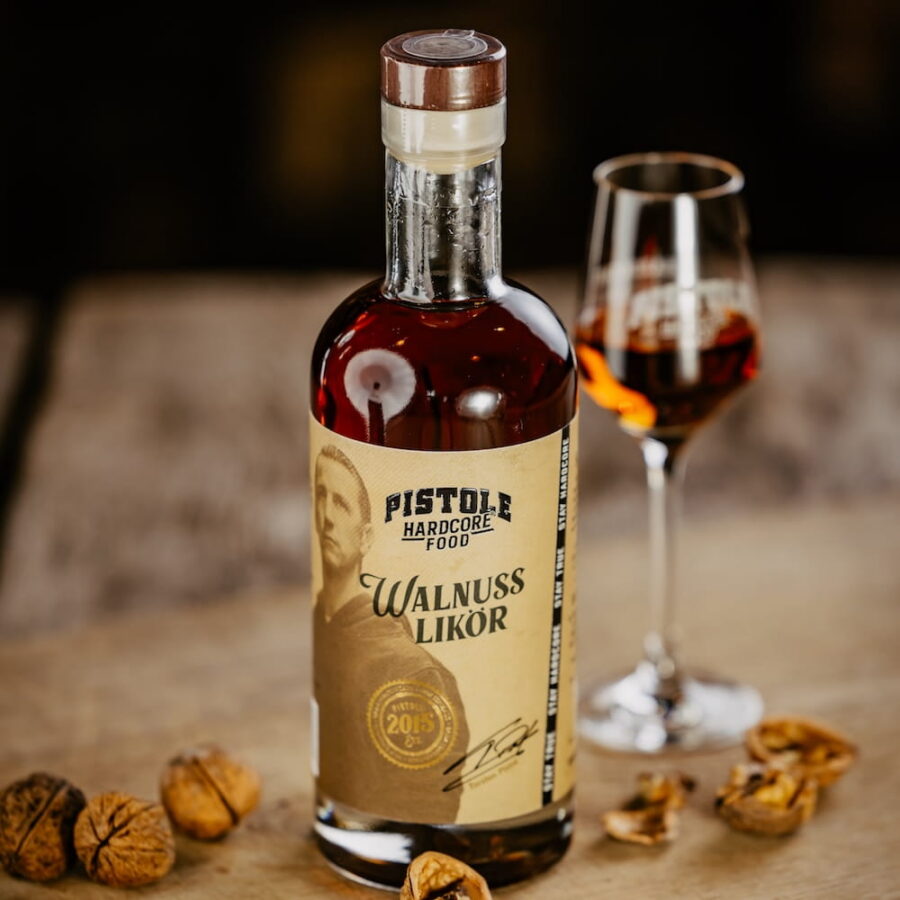 Walnuss Likör – nussiger Hochgenuss | Pistole Hardcore-Food