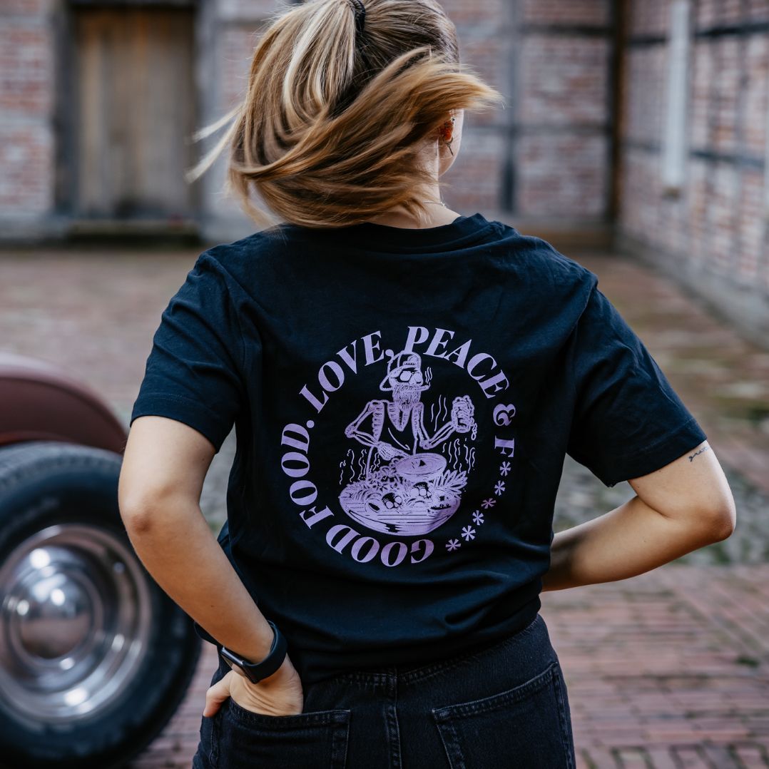 Rückseite des Pistole Hardcore-Food Love & Peace Purple Shirt