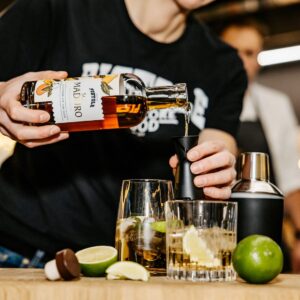 Pistole Hardcore-Food Rum-Basierte Spirituose Sol Maduro - Premium Mango Rum