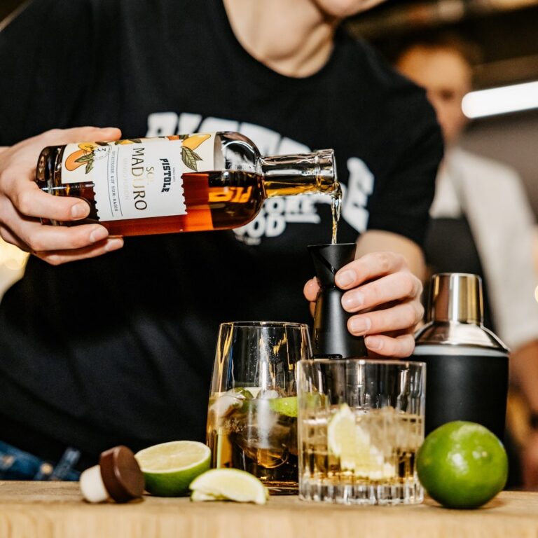 Pistole Hardcore-Food Rum-Basierte Spirituose Sol Maduro - Premium Mango Rum