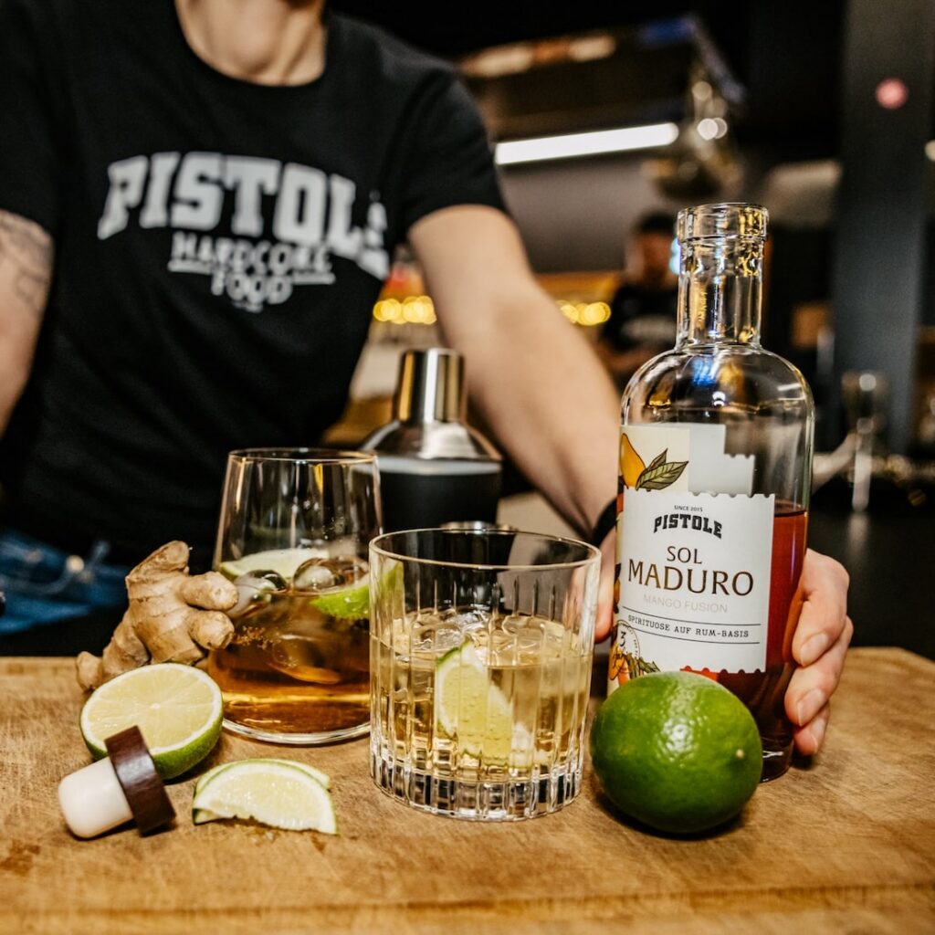 Pistole Hardcore-Food Rum-Basierte Spirituose Sol Maduro - Premium Mango Rum