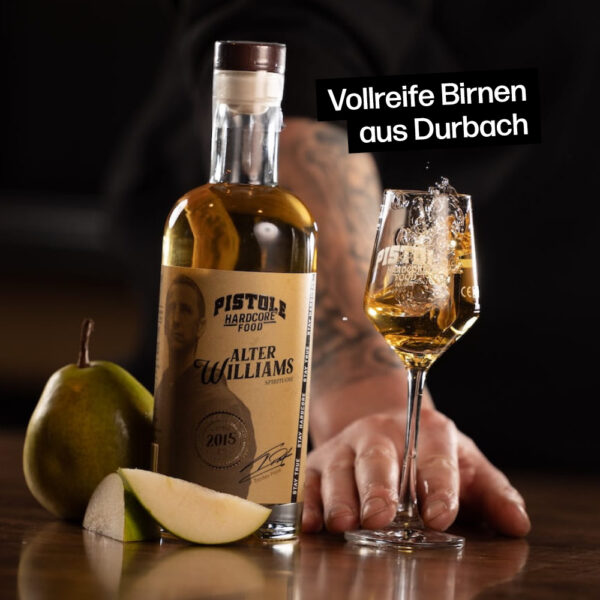 Alter Williams Obstler mit vollreifen Birnen aus Durbach